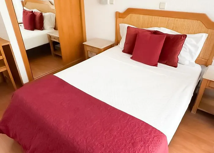 玛尔阿祖尔酒店 2*